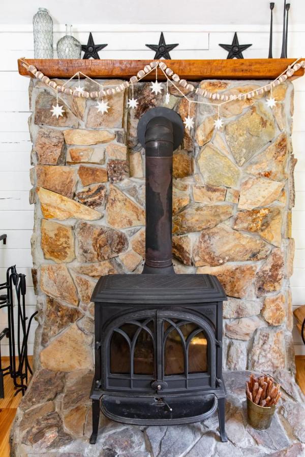 Villa Hot Tub Charming & Chic Mountain Gem On Sleepy Creek Berkeley Springs Esterno foto